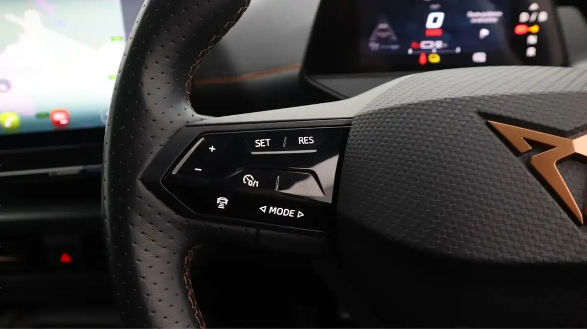 2022-cupra-born-e-v2-204ps-58kwh-big-24