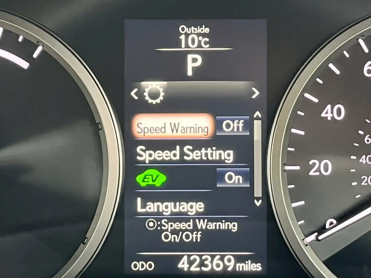 2015-lexus-nx-300h-25-luxury-197bhp-big-23