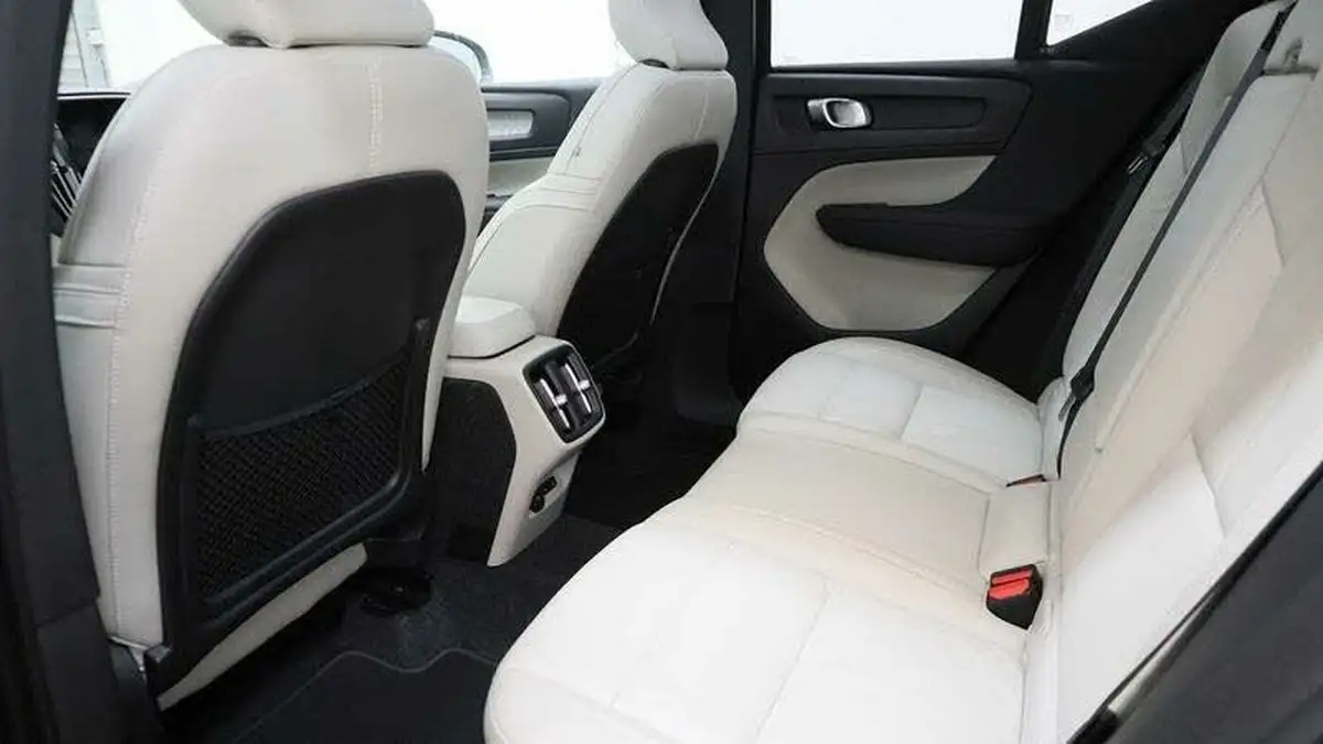 2022-volvo-xc40-20-b4-inscription-awd-big-12