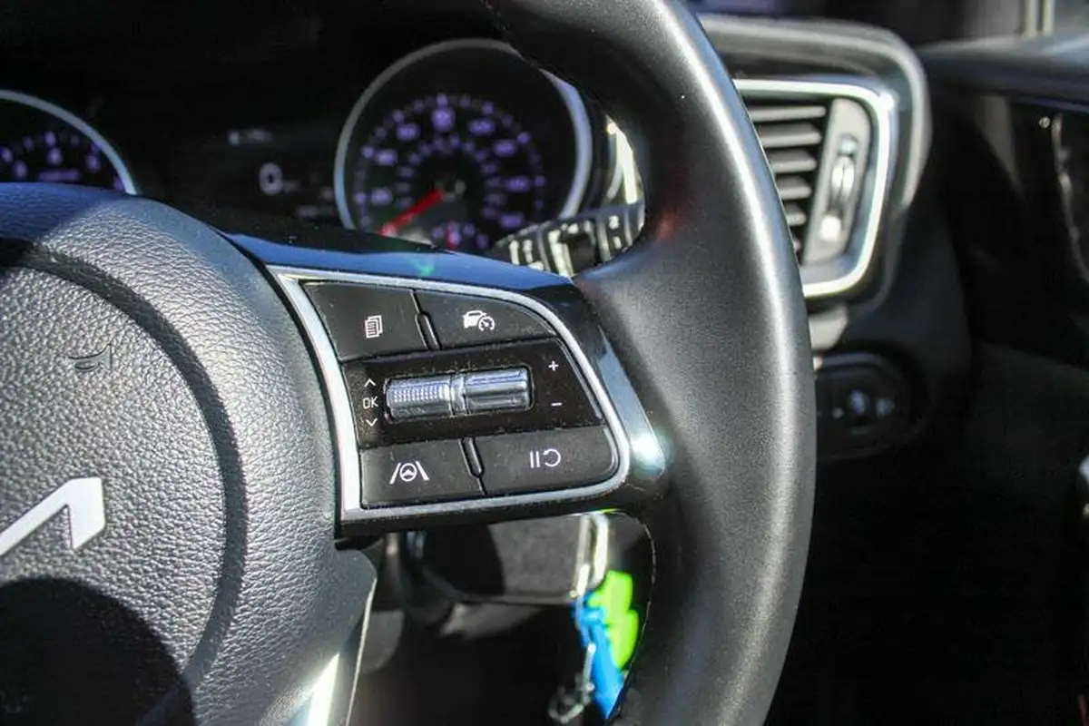 2022-kia-ceed-15-t-gdi-3-hatchback-big-32