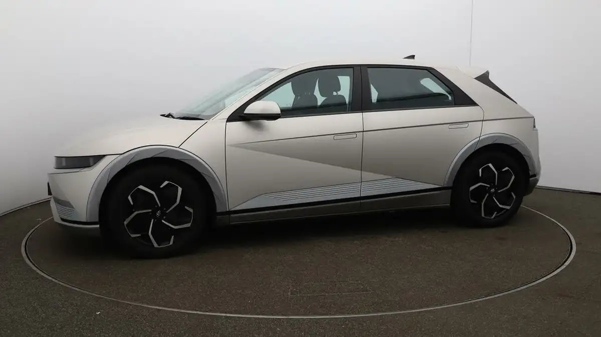 2022-hyundai-ioniq-5-e-premium-217ps-73kwh-rwd-big-63