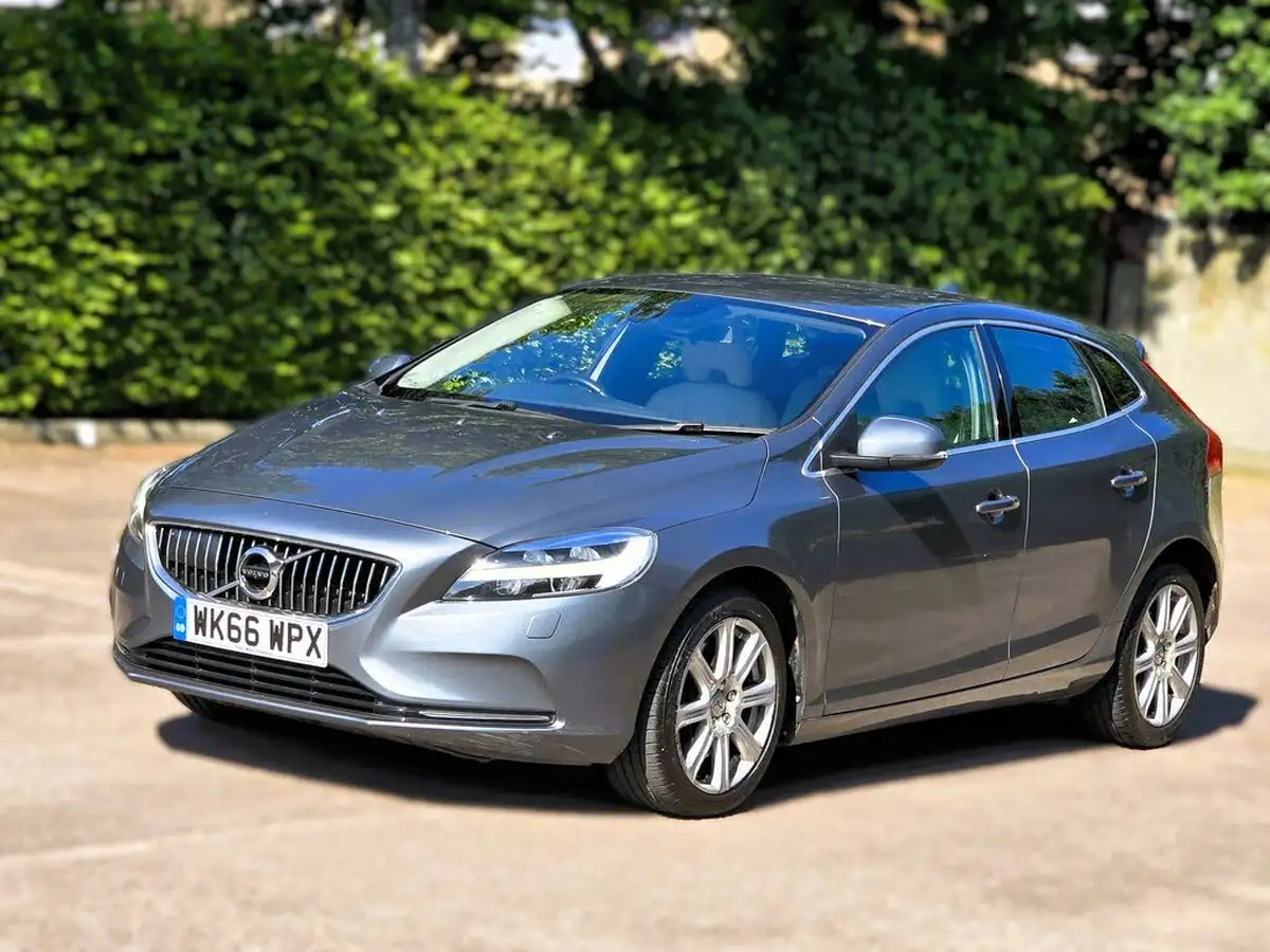 2016-volvo-v40-20td-d3-inscription-geartronic-big-4