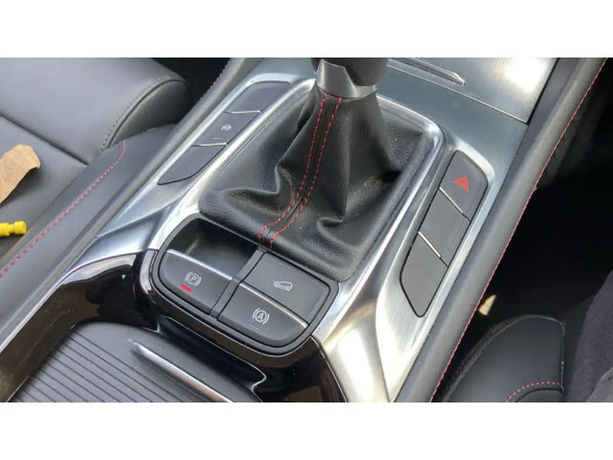 2024-mg-hs-15t-gdi-se-162ps-1490cc-big-24