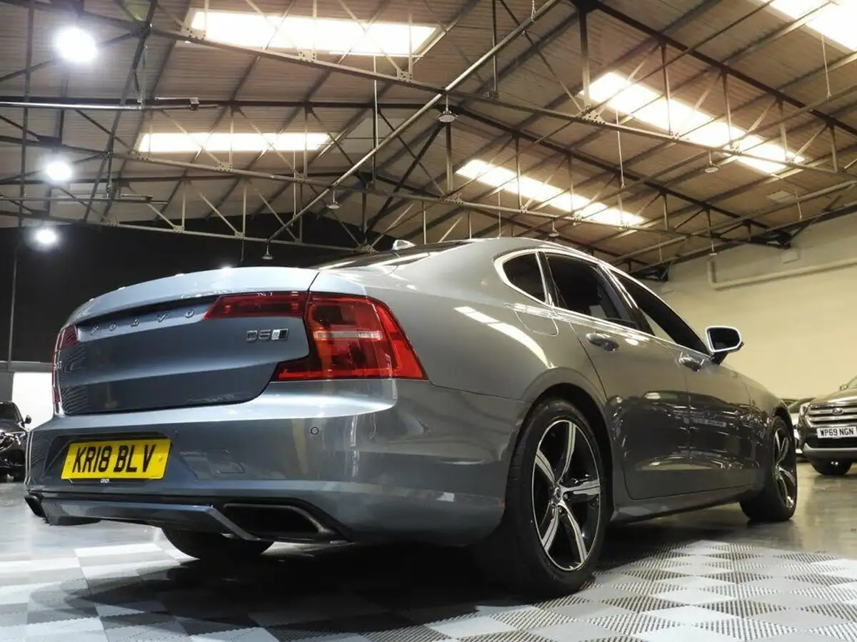 2018-volvo-s90-20td-d5-r-design-awd-big-12