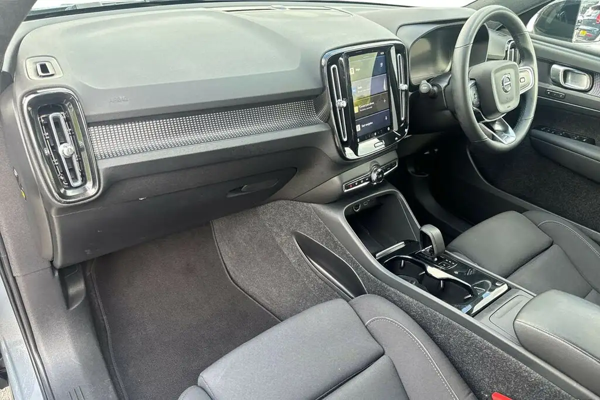 2022-volvo-xc40-e-twin-recharge-plus-big-1