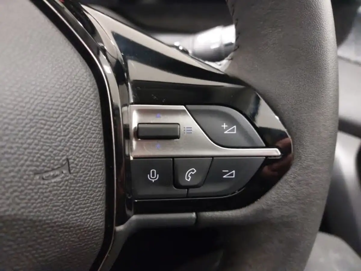 2023-peugeot-408-12-puretech-allure-premium-big-17