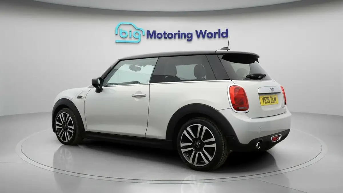 2019-mini-cooper-15-cooper-exclusive-134bhp-nav-hatchback-3d-auto-big-4