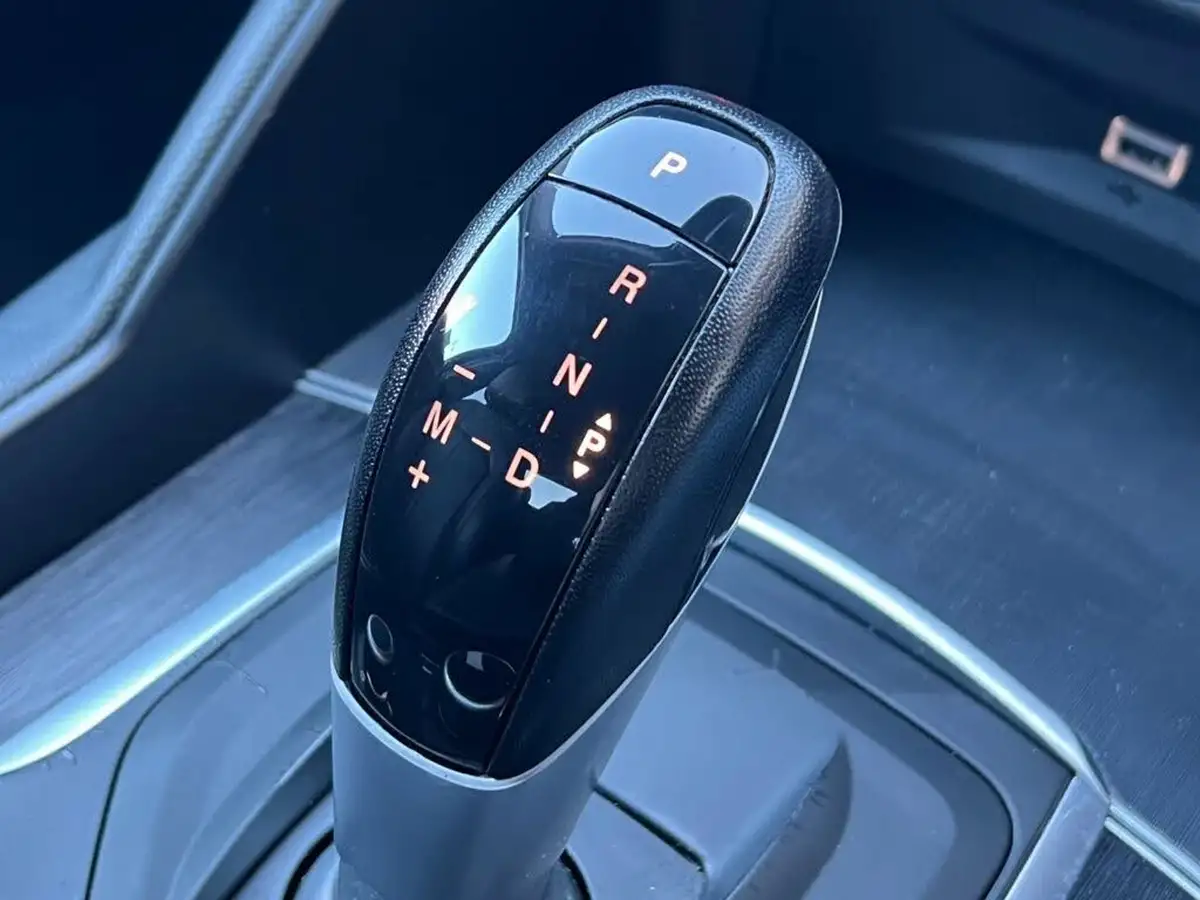 2020-alfa-romeo-giulia-20-nero-edizione-big-36