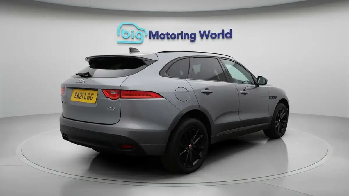 2021-jaguar-f-pace-20-i4d-chequered-flag-180ps-big-7