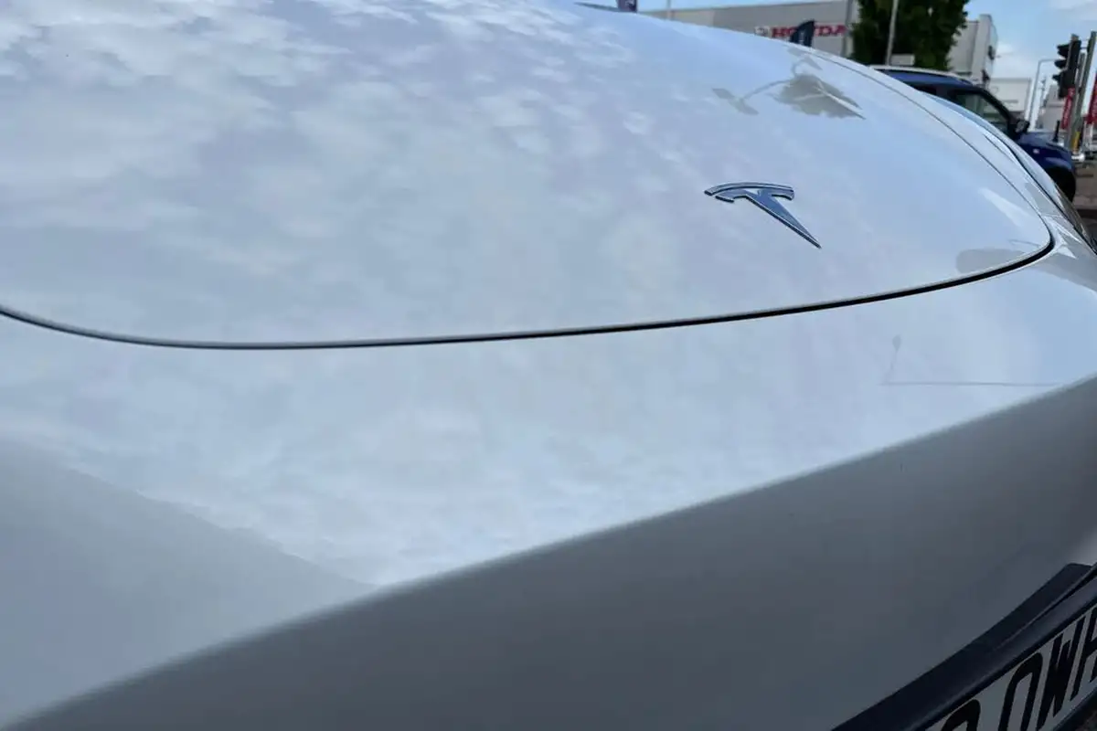 2022-tesla-model-y-e-long-range-big-39