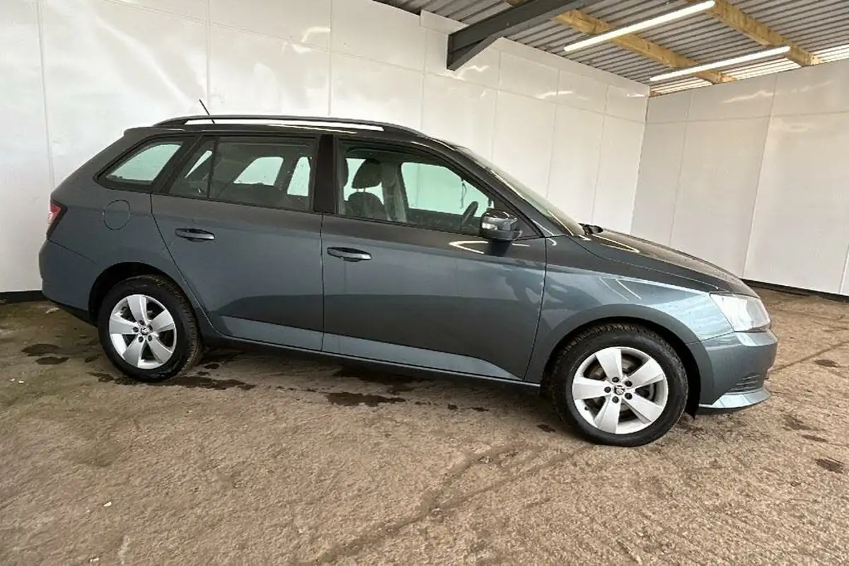 2015-skoda-fabia-12-tsi-se-109ps-estate-big-5