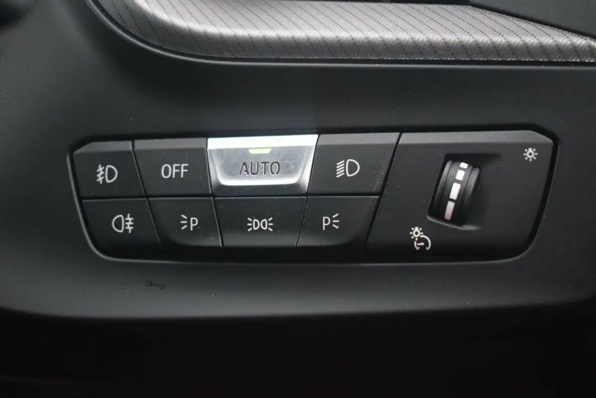 2022-bmw-1-series-15-118i-m-sport-lcp-dct-big-23