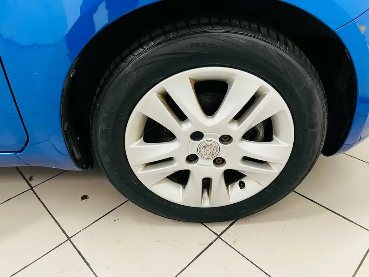 2012-vauxhall-agila-12-se-big-16