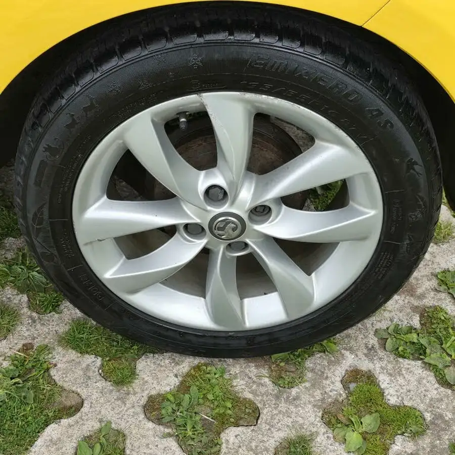 2013-vauxhall-adam-14-jam-87ps-big-11