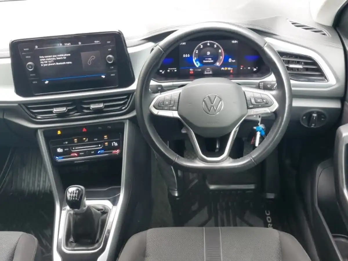 2022-volkswagen-t-roc-10-tsi-life-big-6