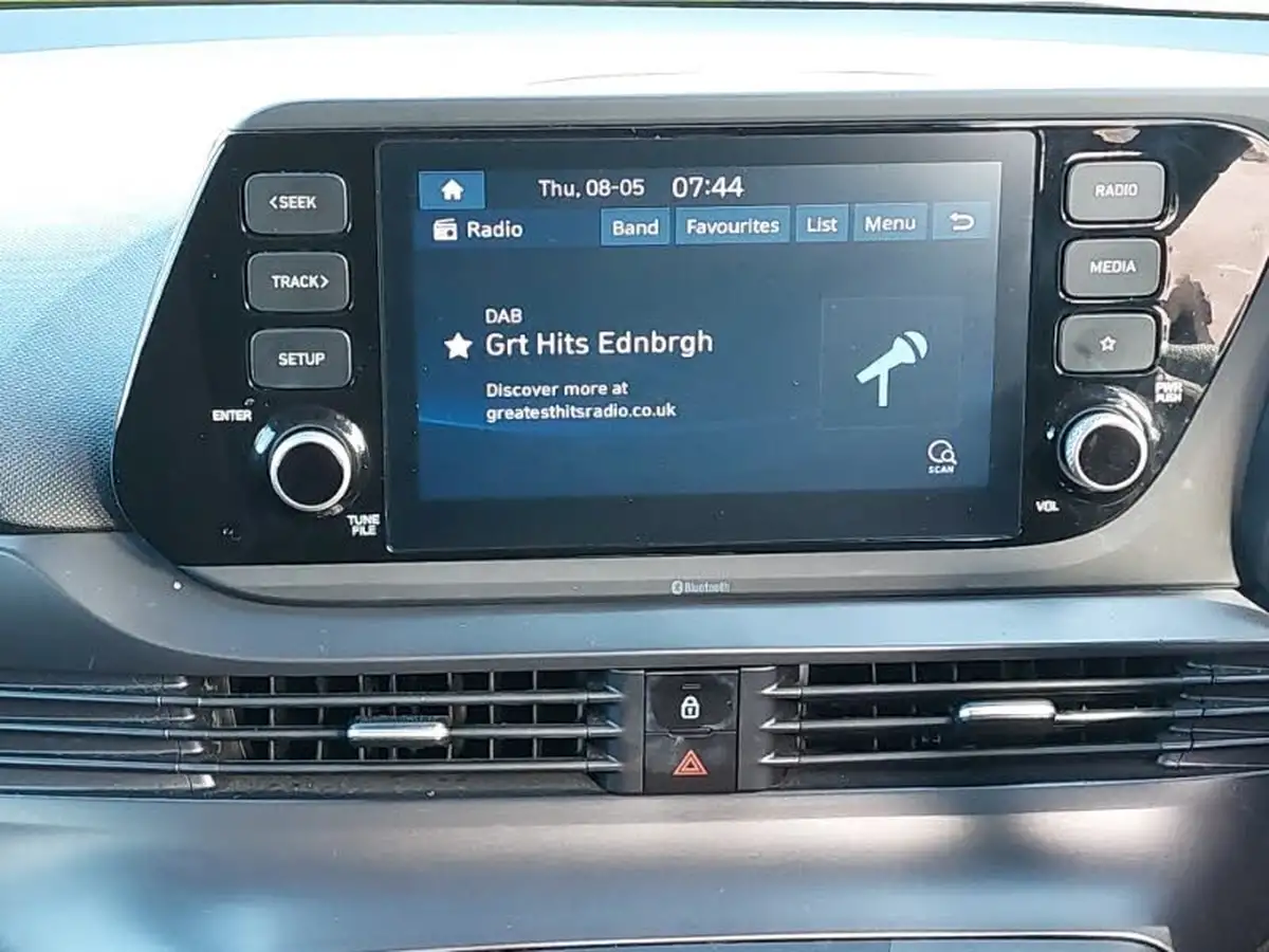 2022-hyundai-i20-10-t-gdi-se-connect-dct-big-10