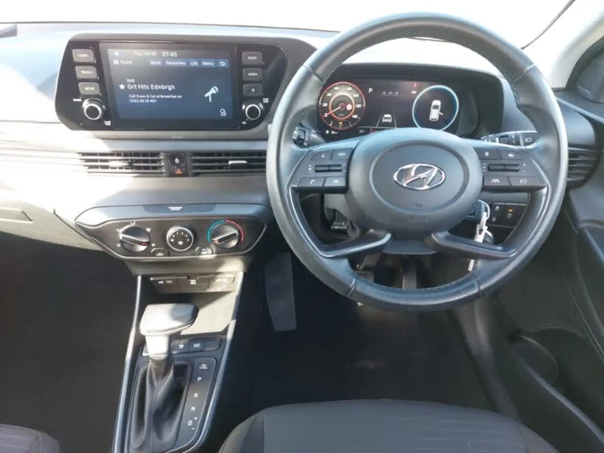 2022-hyundai-i20-10-t-gdi-se-connect-dct-big-6