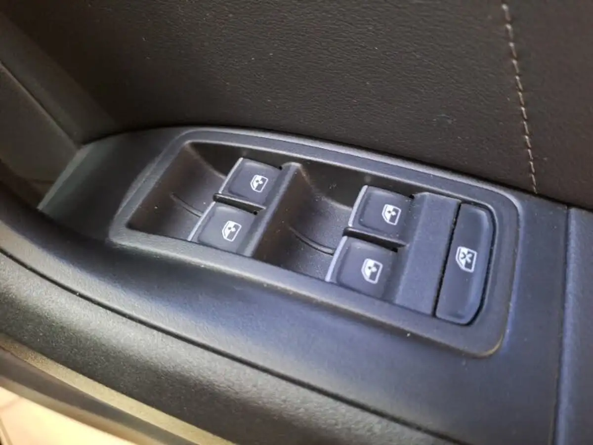 2023-seat-ateca-15-ecotsi-xperience-dsg-big-13