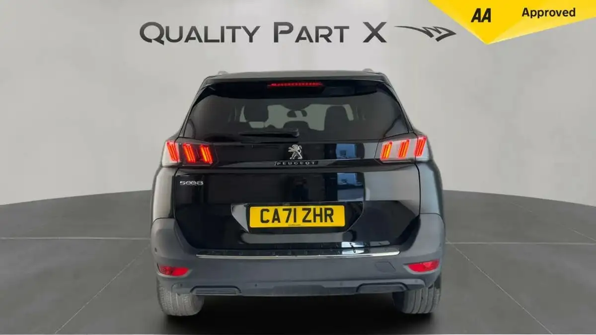 2021-peugeot-5008-suv-12-puretech-allure-big-3