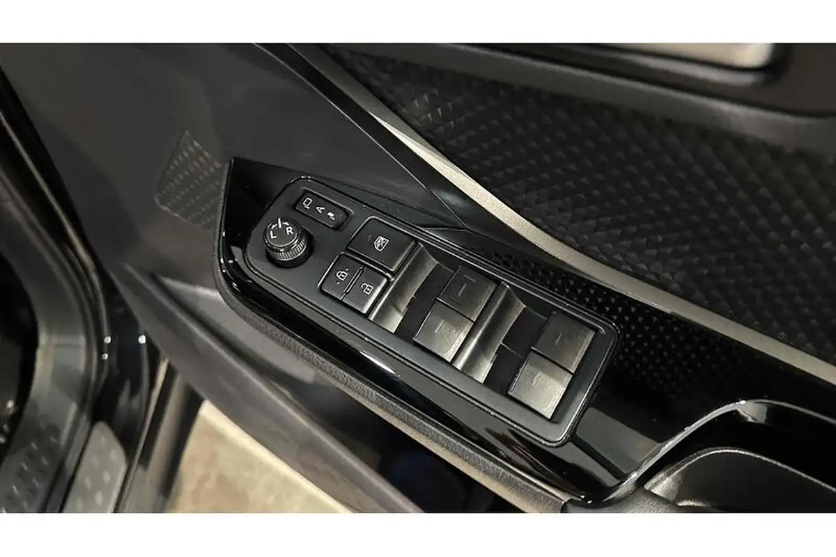 2022-toyota-c-hr-18-vvt-i-design-big-28