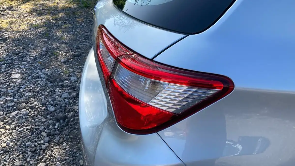 2020-toyota-yaris-15-vvt-i-icon-98bhp-hybrid-1497cc-e-cvt-big-31