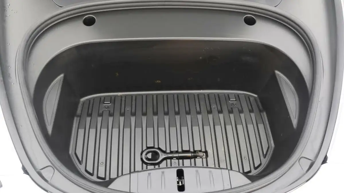 2021-tesla-model-3-e-long-range-4x4-big-18