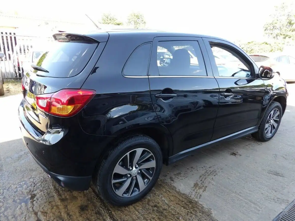 2015-mitsubishi-asx-16-3-big-5
