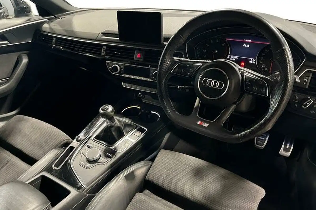 2018-audi-a4-14-tfsi-black-edition-big-8