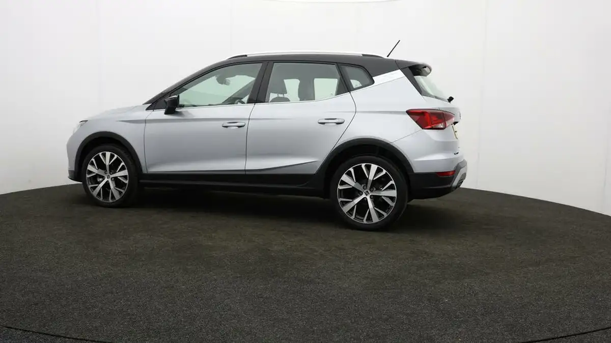 2023-seat-arona-10-tsi-xperience-lux-110ps-big-39