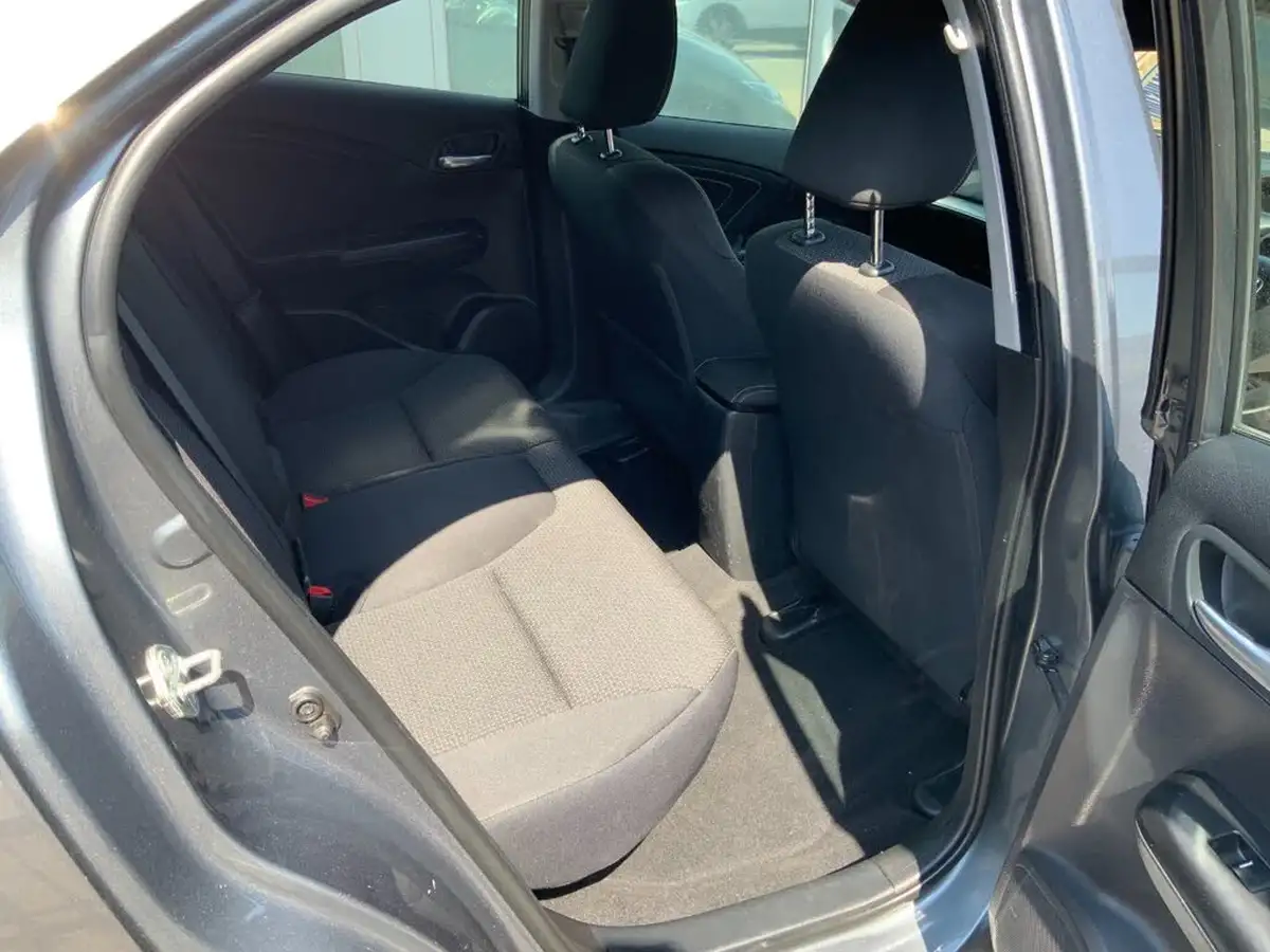 2016-honda-civic-14-i-vtec-se-plus-navi-big-21