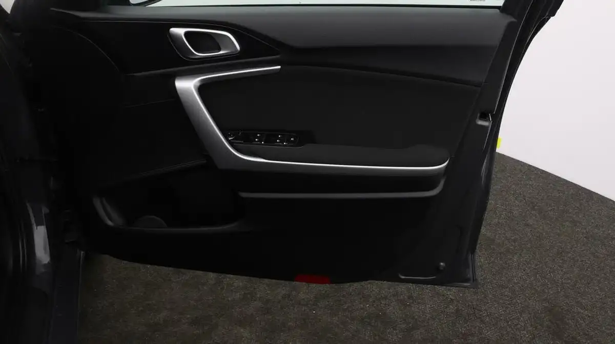2021-kia-ceed-10-t-gdi-2-hatchback-big-14