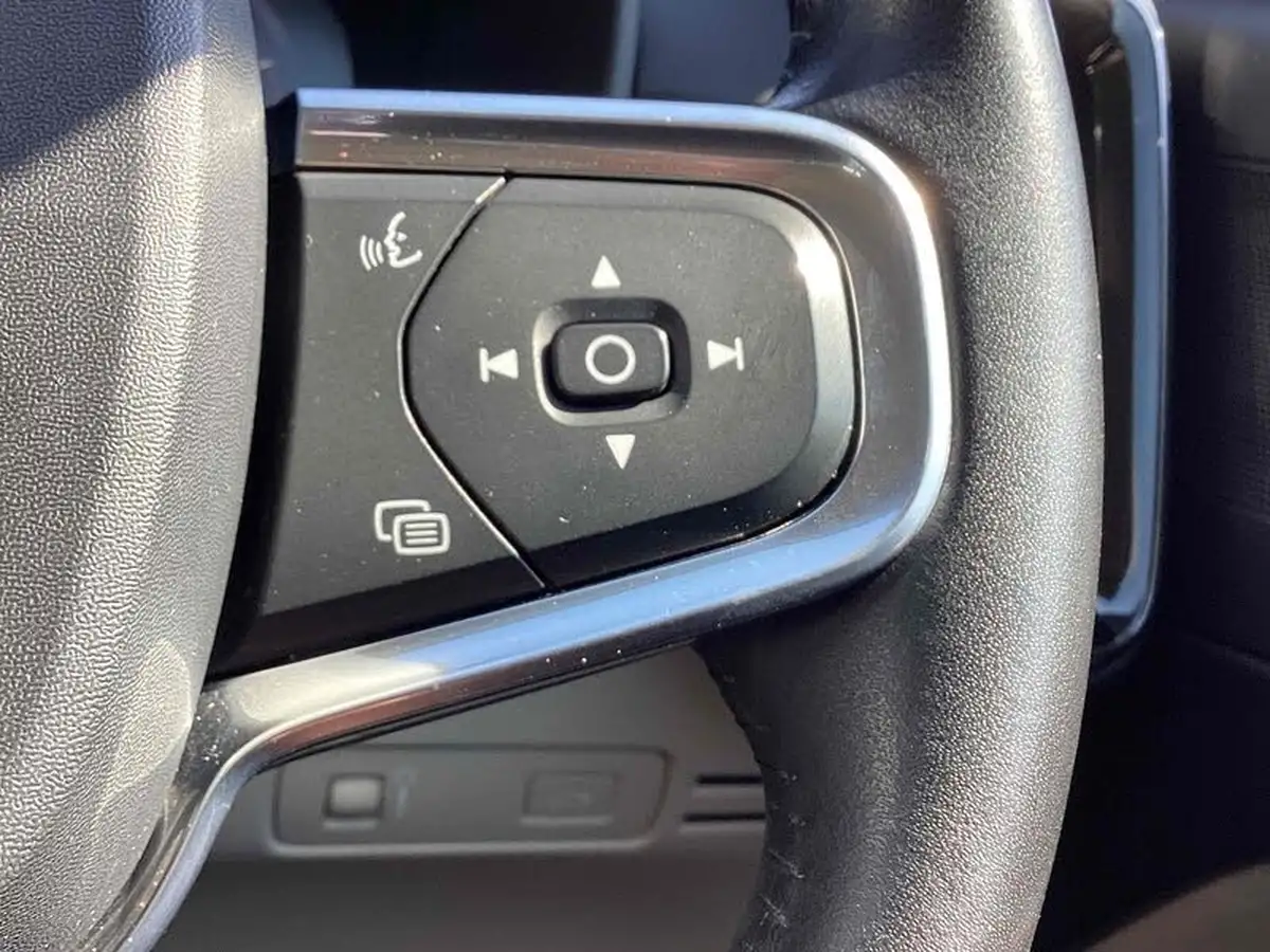 2019-volvo-xc40-20-t4-inscription-big-23