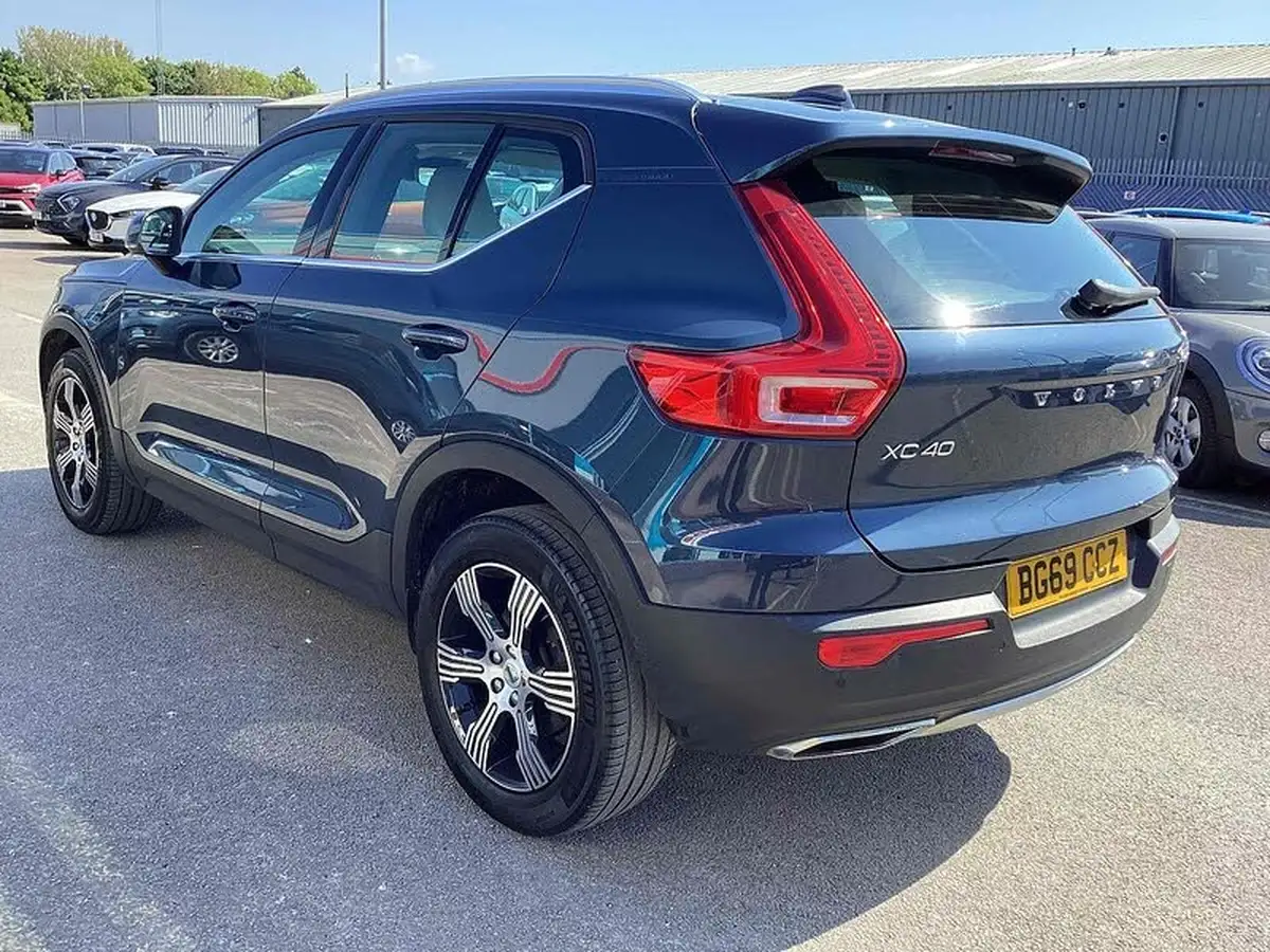 2019-volvo-xc40-20-t4-inscription-big-1