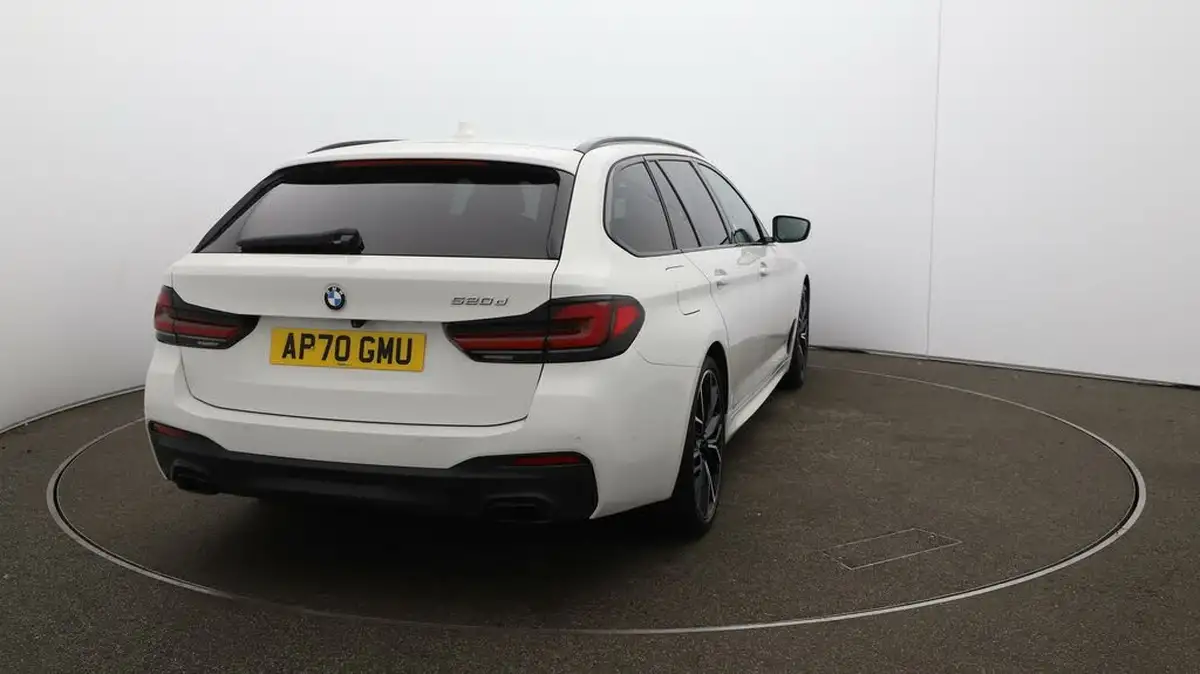 2020-bmw-5-series-big-48