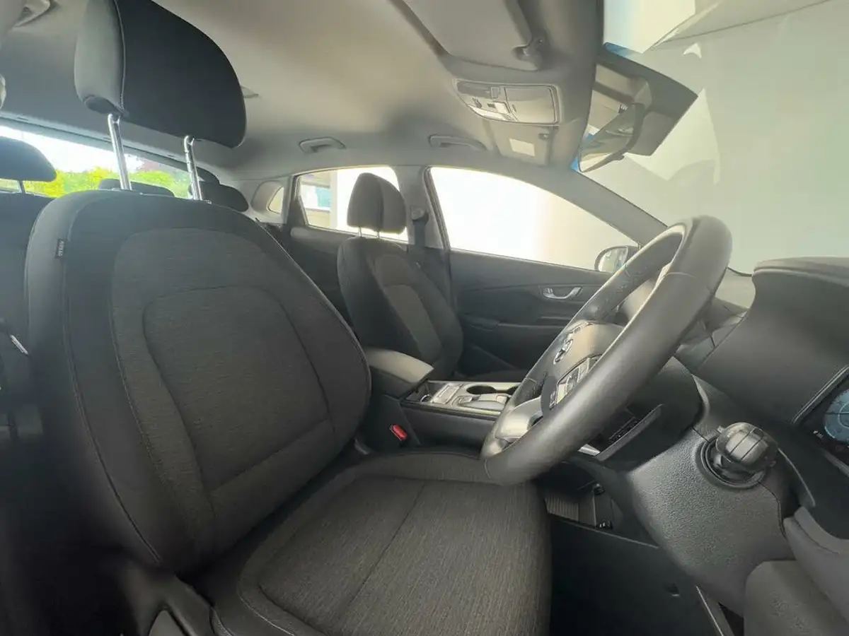 2022-hyundai-kona-e-se-connect-big-10