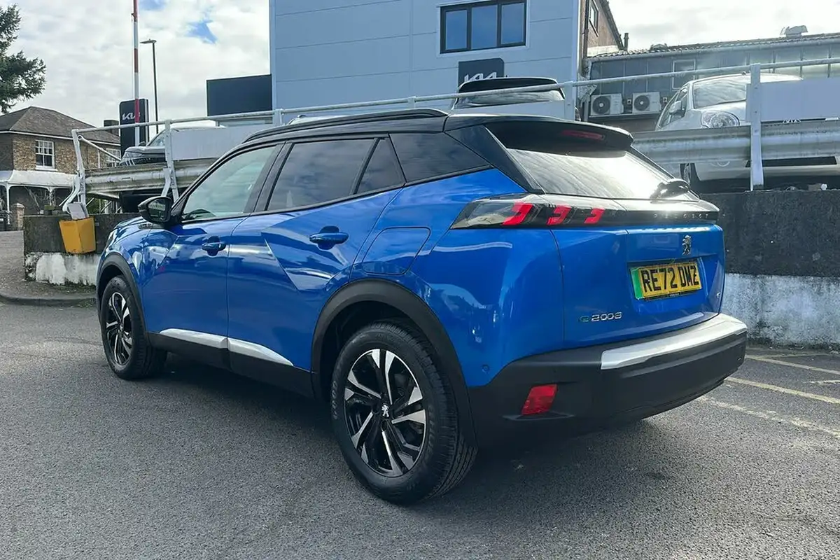 2021-peugeot-2008-suv-e-gt-big-1