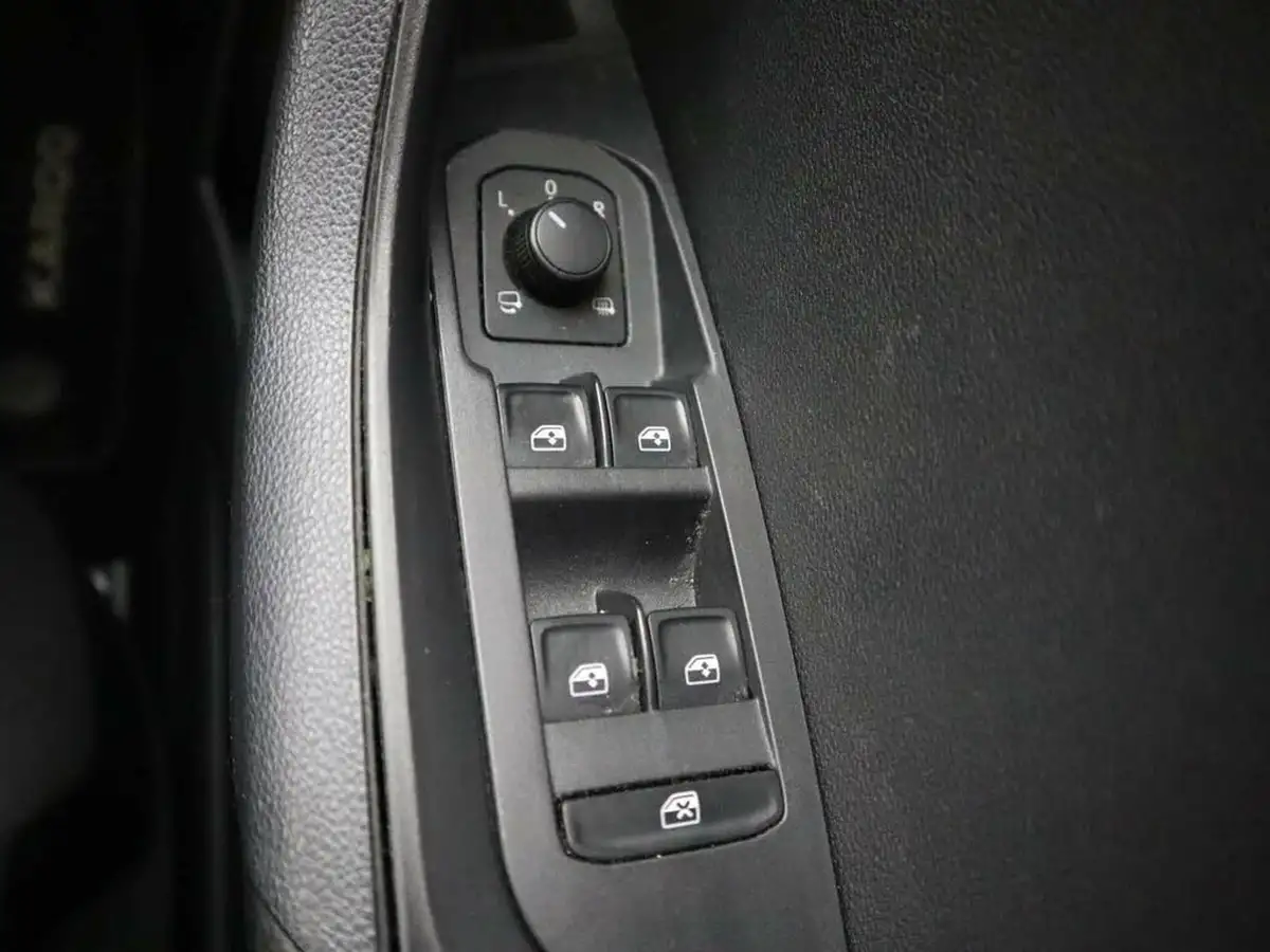 2020-skoda-karoq-10-tsi-se-technology-116ps-big-26
