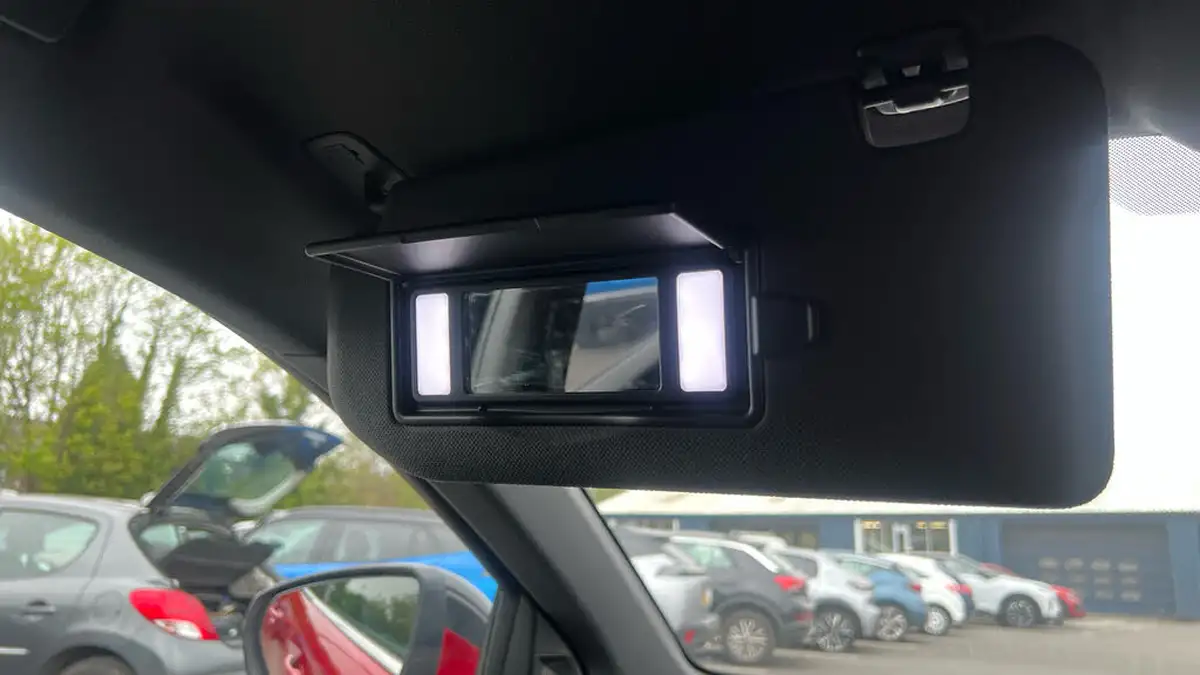 2018-ds-ds-7-crossback-15-bluehdi-performance-line-big-33
