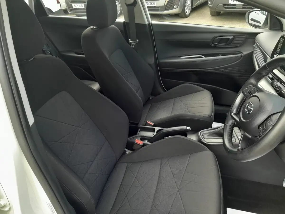 2022-hyundai-bayon-10-t-gdi-se-connect-dct-big-15