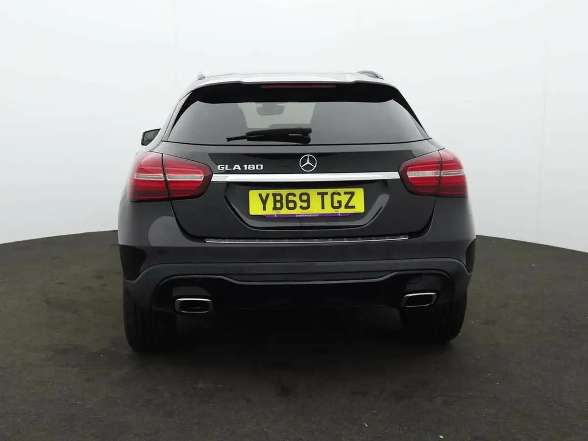 2019-mercedes-benz-gla-class-16-gla-180-urban-edition-7g-dct-big-2