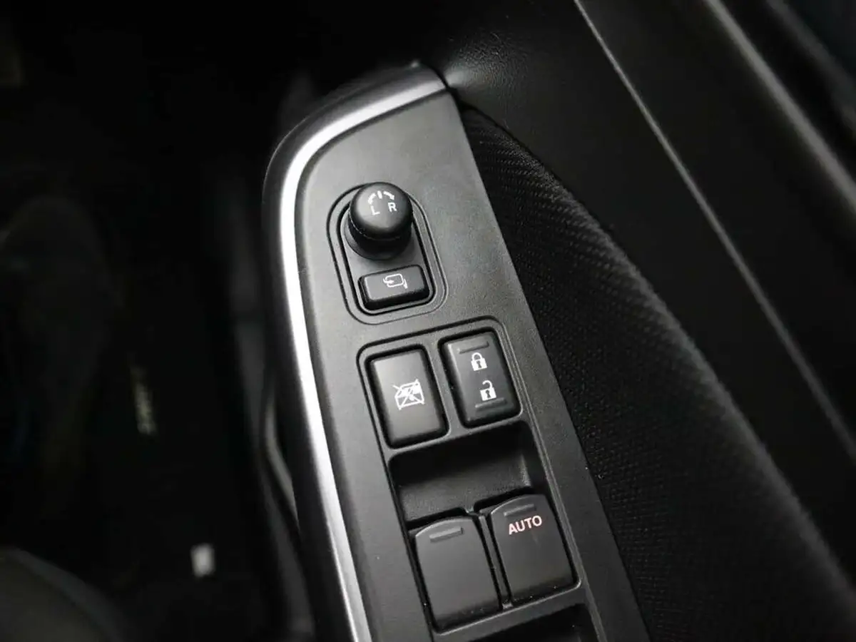 2022-suzuki-swift-12-dualjet-sz5-big-28
