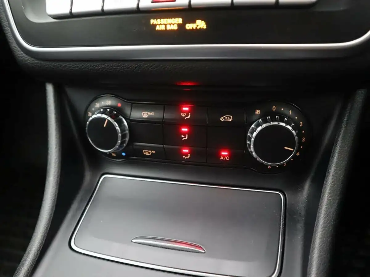 2019-mercedes-benz-gla-class-16-gla-180-urban-edition-7g-dct-big-17