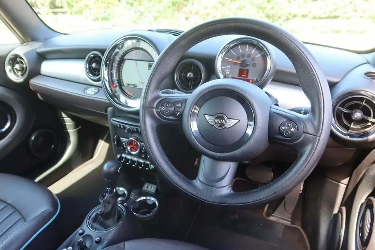 2015-mini-cooper-16-cooper-highgate-ss-auto-big-4