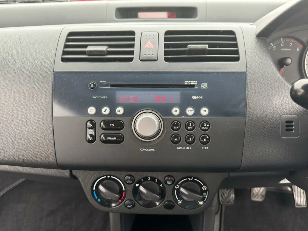 2007-suzuki-swift-15-glx-5d-big-10