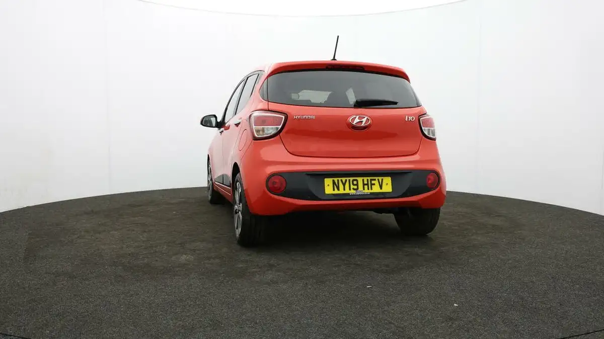 2019-hyundai-i10-12-premium-se-big-23