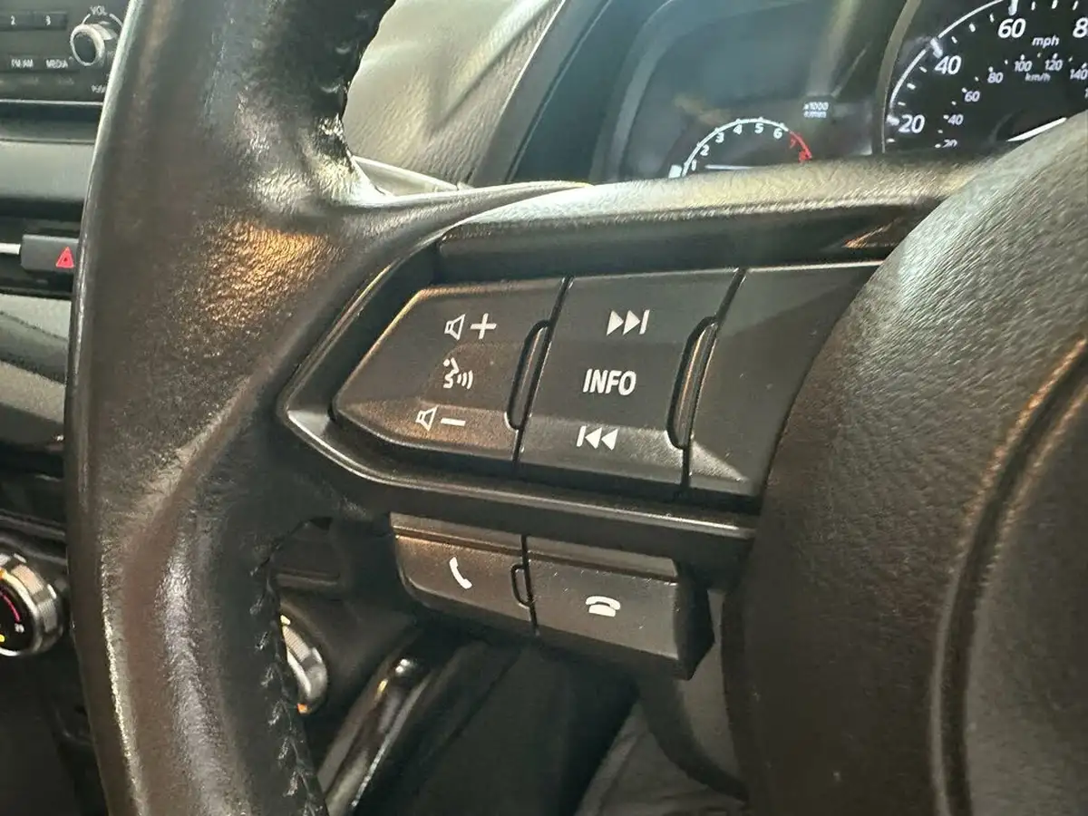 2018-mazda-mazda2-15-se-l-big-11