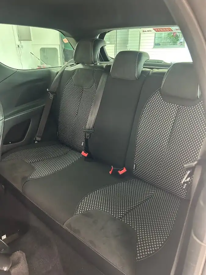 2010-citroen-ds3-16td-black-big-12