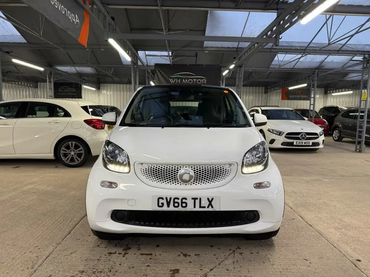 2017-smart-fortwo-09-edition-white-big-16