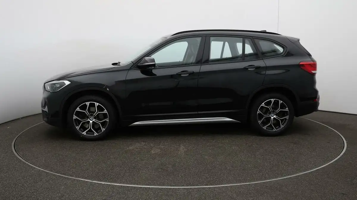 2021-bmw-x1-20-sdrive20i-xline-big-57