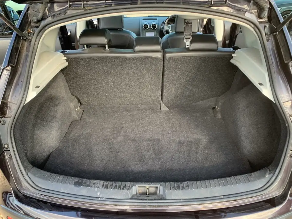 2013-nissan-qashqai-16-360-big-43